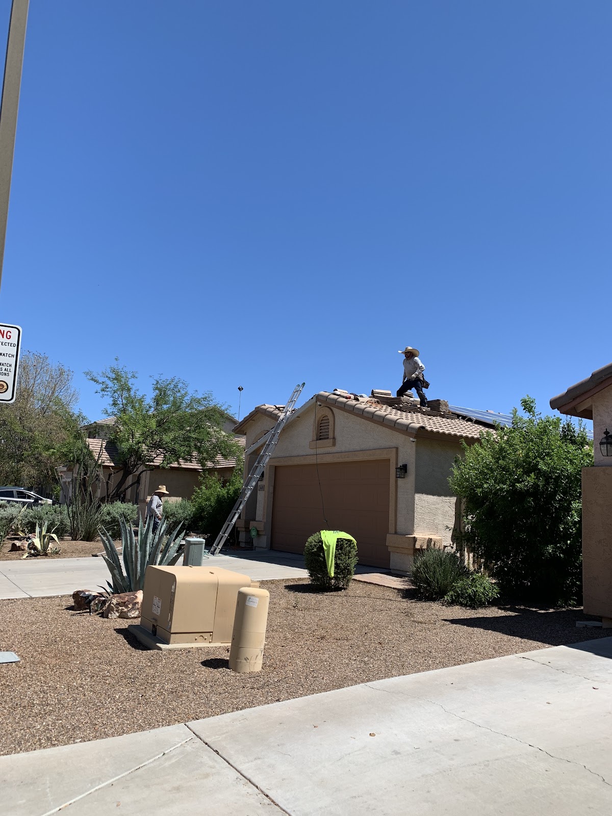 D & M Roofing LLC