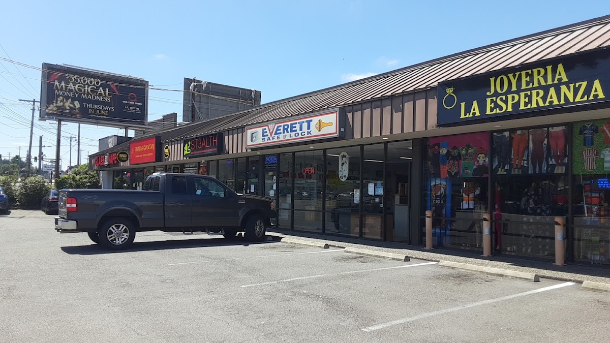 Everett Safe & Lock