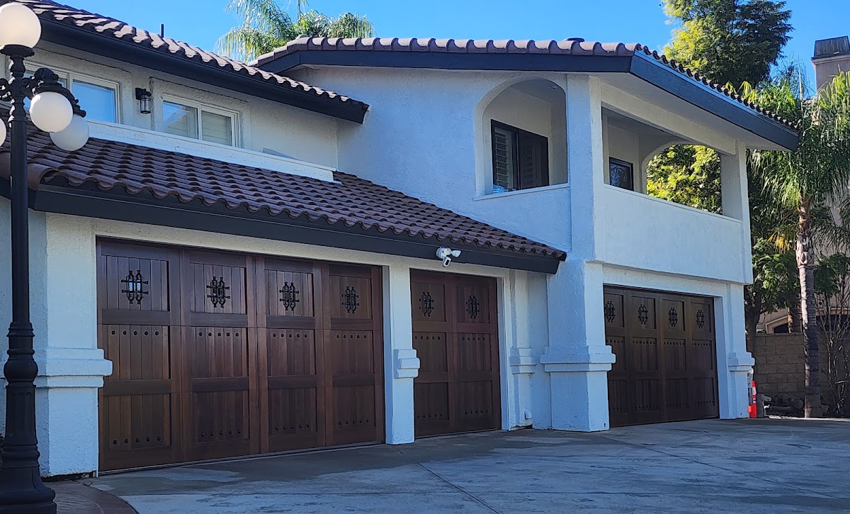 Fast and Friendly Garage Door Service Repair and Sales