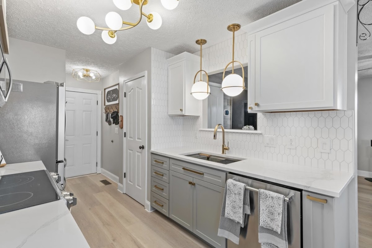 (KITCHEN AND BATHROOM REMODELING) SD Construction