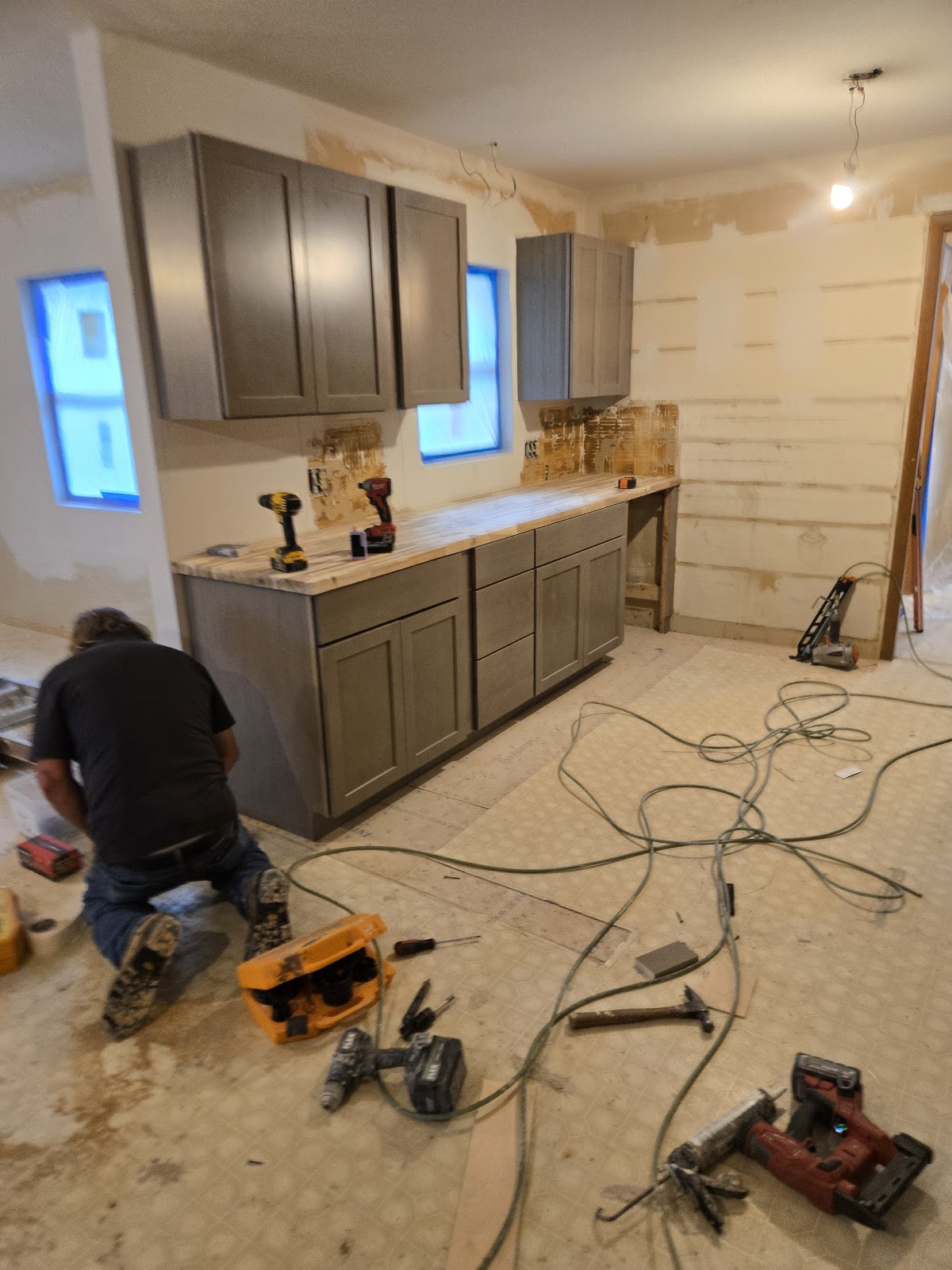 KTS RENOVATIONS LLC