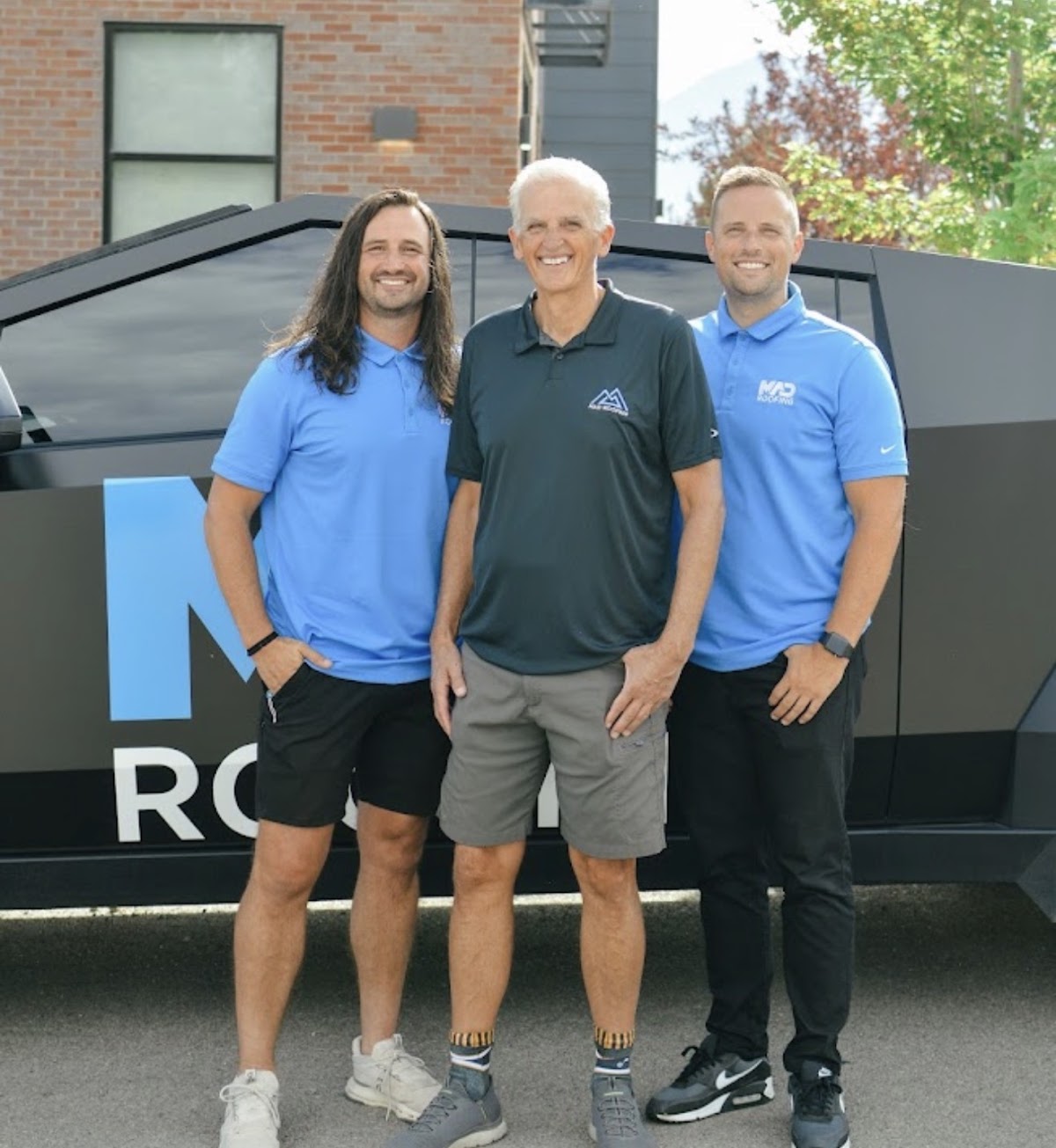 MAD Roofing & Exteriors