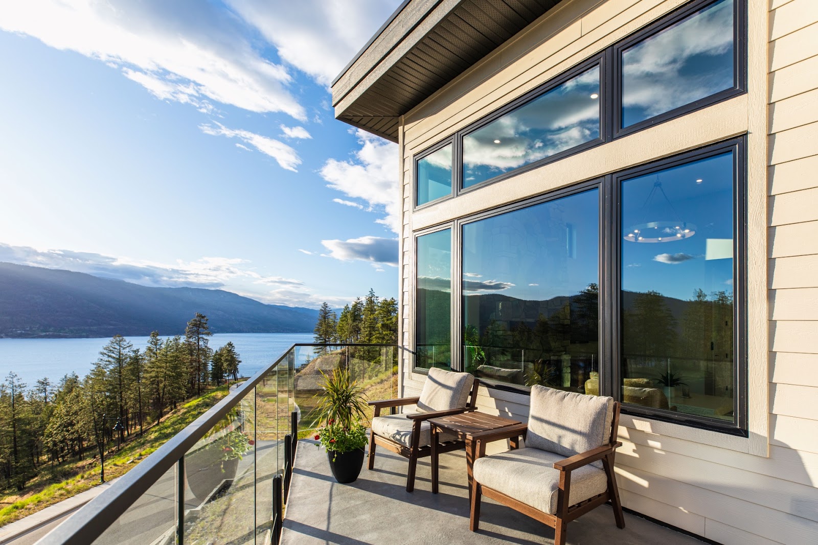 Centra Windows & Install Pros Kelowna